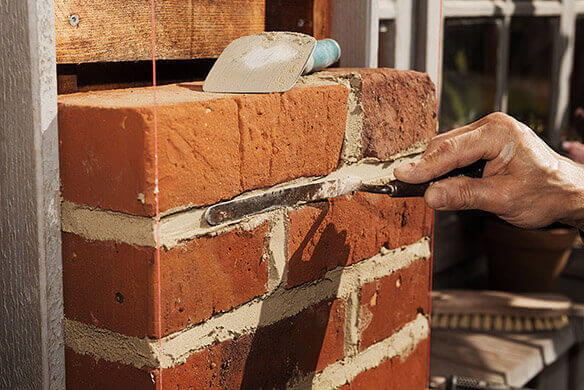 construire un mur en brique