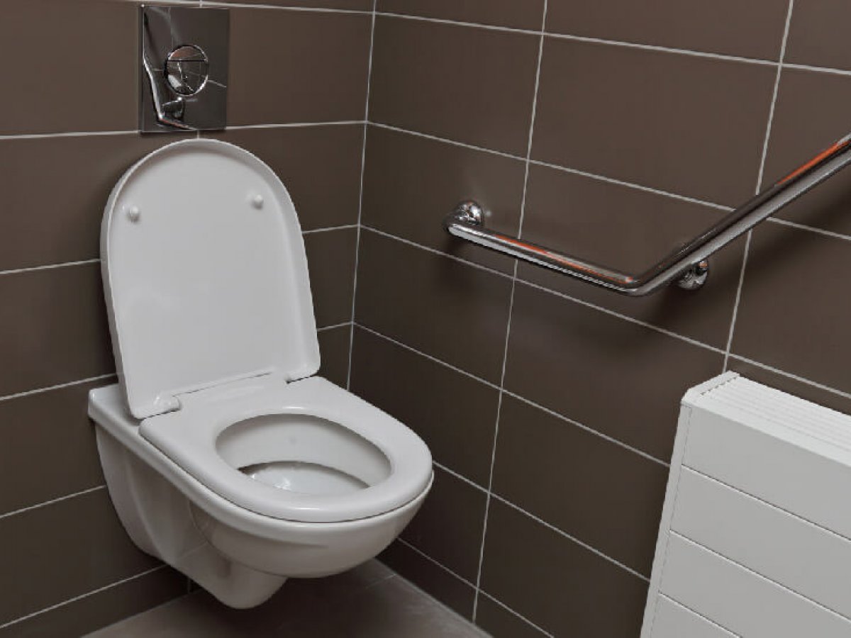 Ou Sont Les Toilettes En Anglais Dimension standard de WC suspendus
