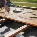 Construire une terrasse bois sans lambourde sur sa dalle béton, est-ce possible ?