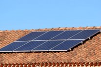 Pose de panneaux solaires sur toiture : quelles sont les démarches ?