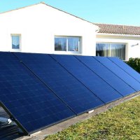 Placer des panneaux solaire au sol : quelle est la réglementation ?