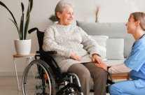 Prise en charge d’un fauteuil pour personnes âgées