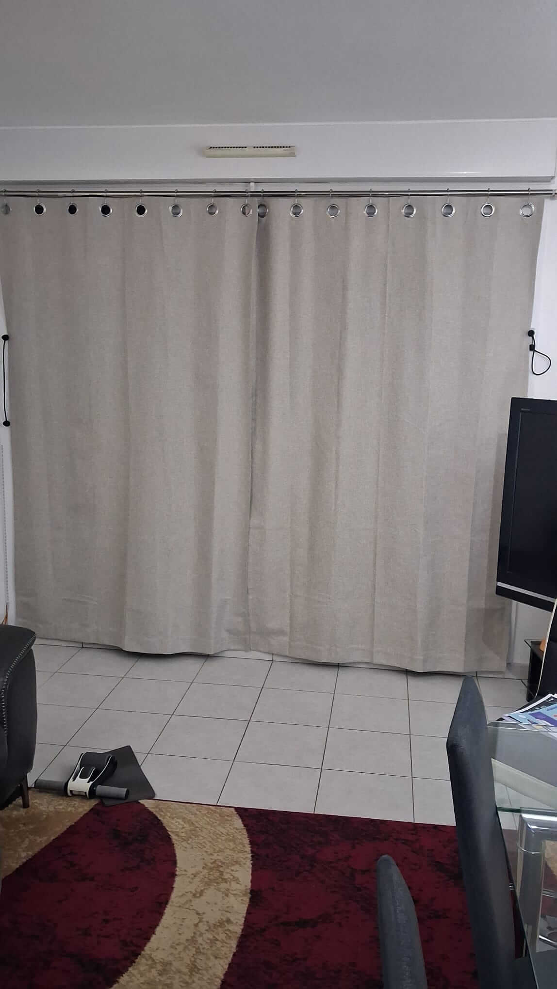 installation de rideaux isolants thermiques contre le froid