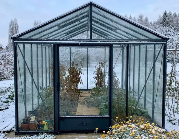 comment entretenir une serre en verre en hivers